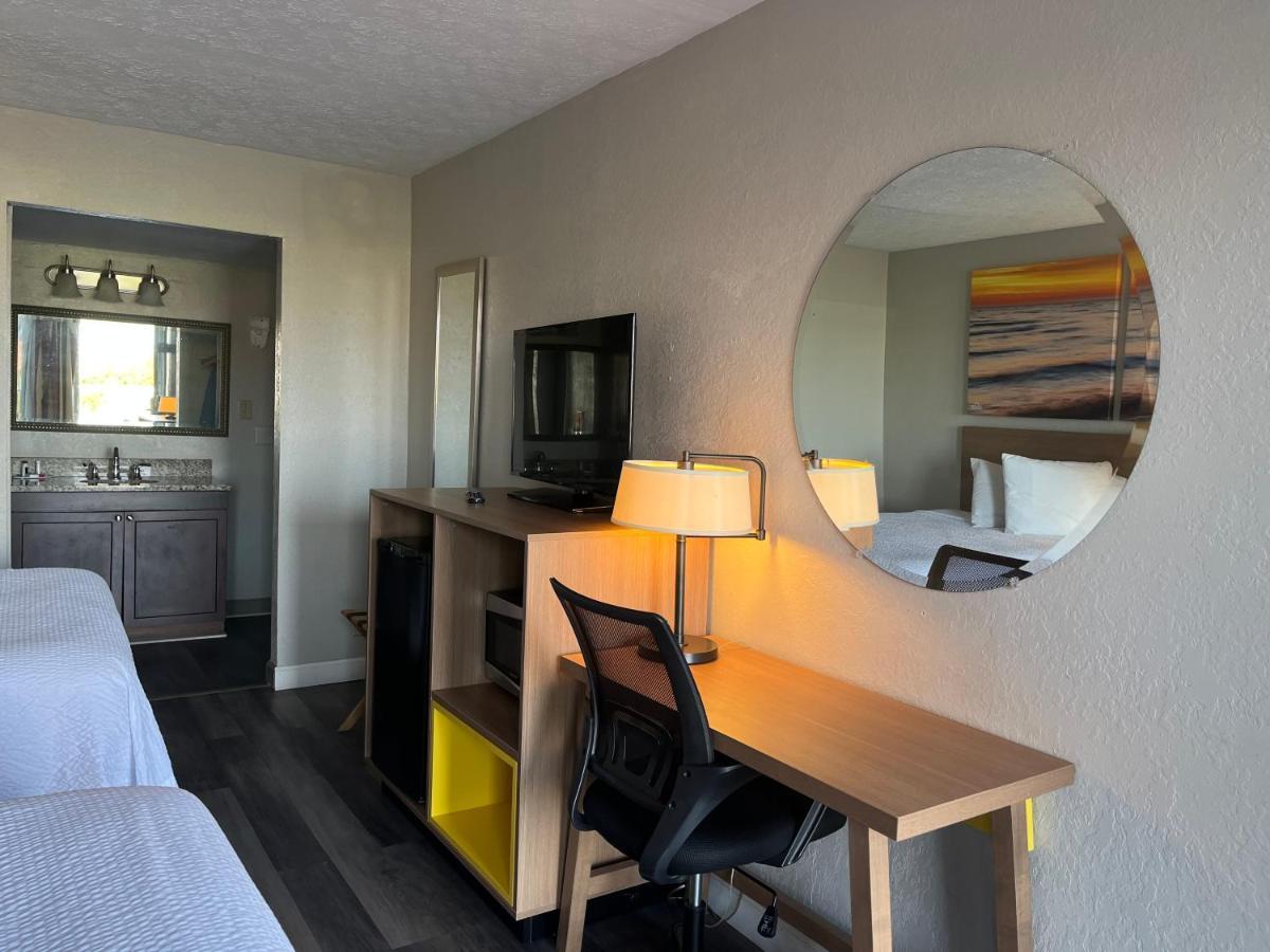 Days Inn & Suites By Wyndham Dayton North Dış mekan fotoğraf