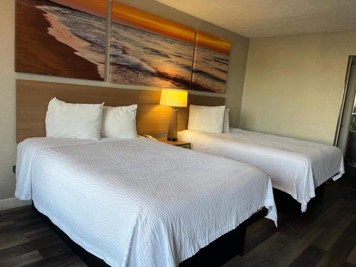 Days Inn & Suites By Wyndham Dayton North Dış mekan fotoğraf